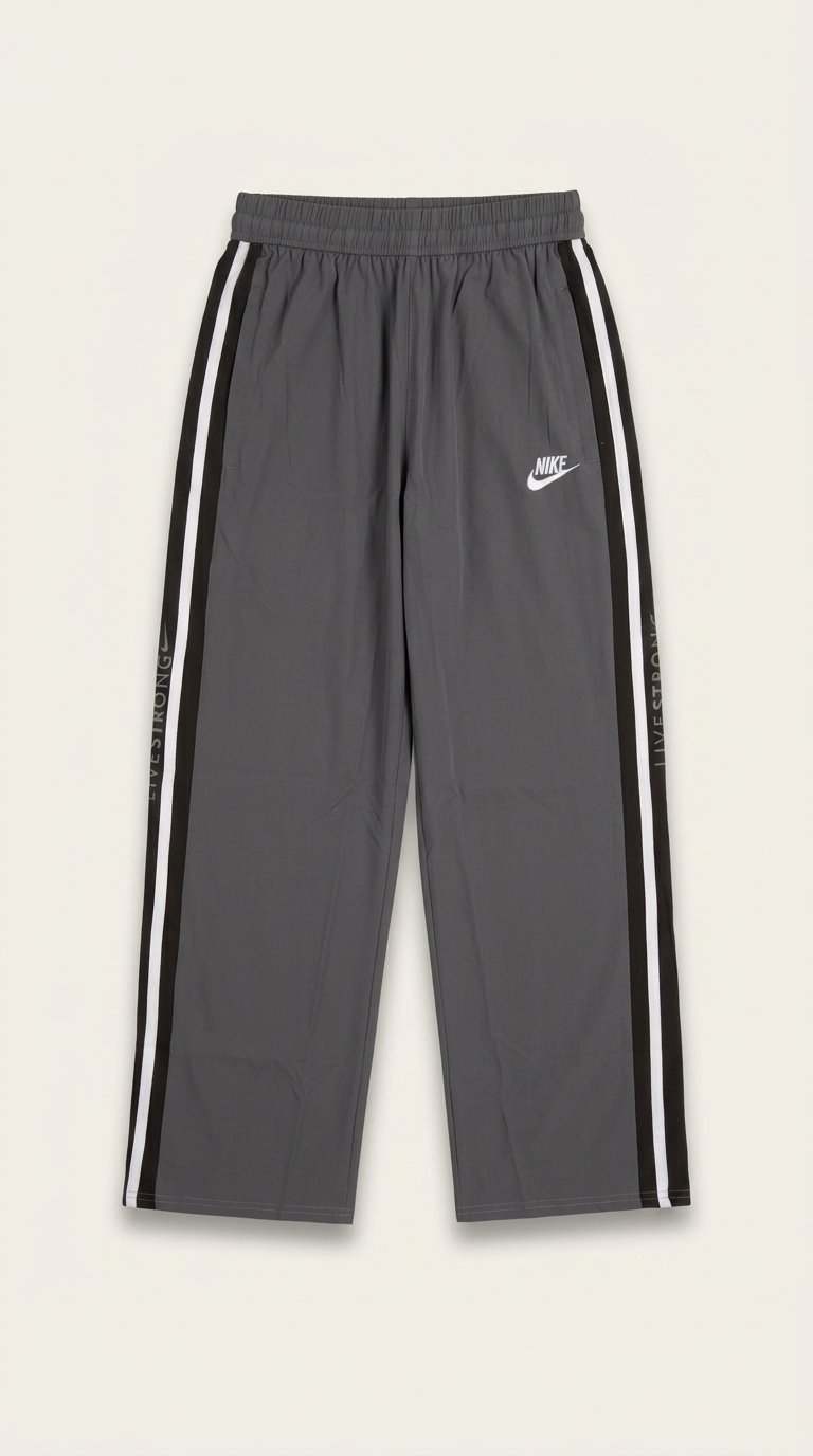 Studio Core Essential Fleece Joggers model wearing